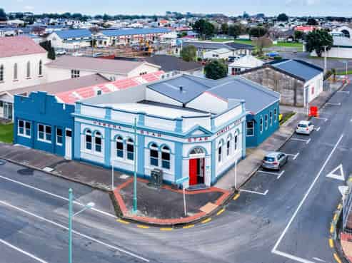 National tenant - Six-year term