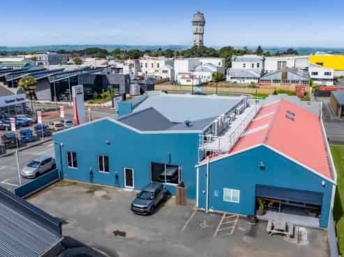 National tenant - Six-year term