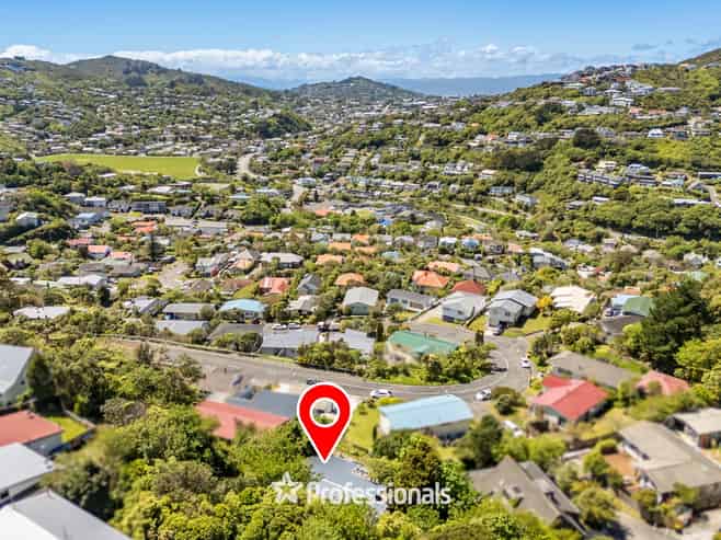 6 Swadel Way, Karori