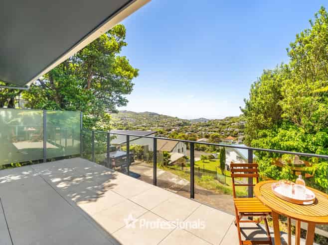 6 Swadel Way, Karori