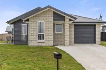 35 Harakeke Drive, Wharewaka