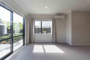 9/13 Beale Street, Hamilton East