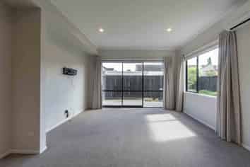 9/13 Beale Street, Hamilton East