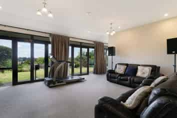 493 Whitford Road, Whitford