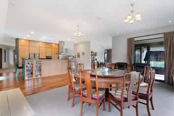 493 Whitford Road, Whitford