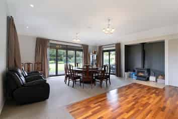 493 Whitford Road, Whitford