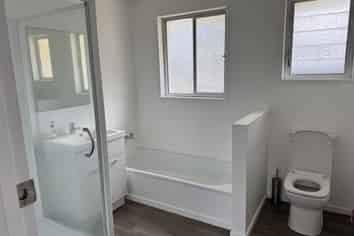 11 Brookbank Place, Glenview