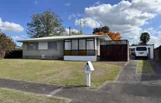 11 Brookbank Place, Glenview