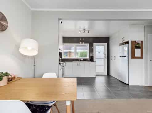 2/771 Beach Road, Browns Bay