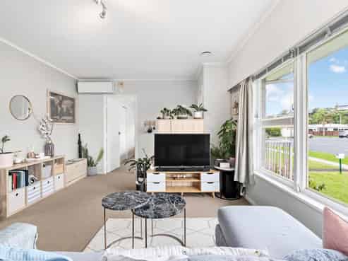 2/771 Beach Road, Browns Bay