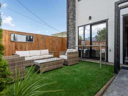 2/83 Vodanovich Road, Te Atatu Peninsula