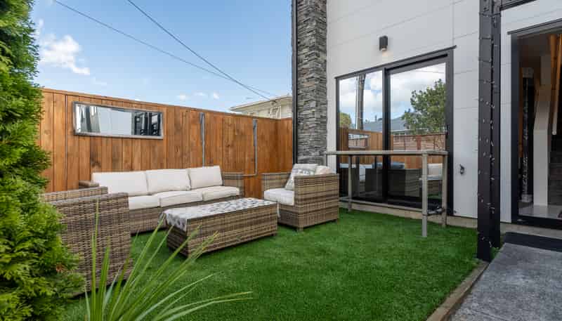 2/83 Vodanovich Road, Te Atatu Peninsula