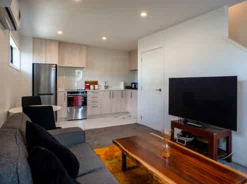 2/83 Vodanovich Road, Te Atatu Peninsula