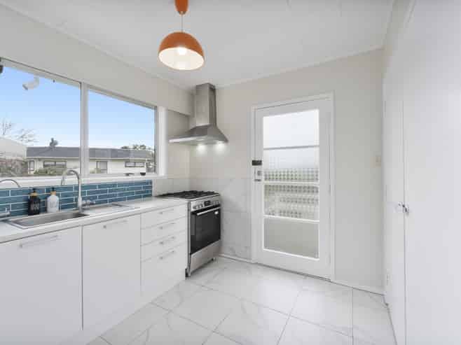 2/27 Spence Road, Henderson