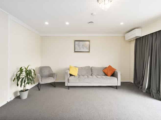 2/27 Spence Road, Henderson