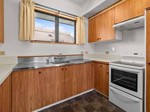 9 Churchill Avenue, Allenton