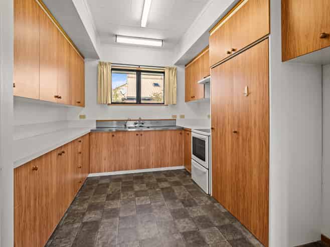 9 Churchill Avenue, Allenton