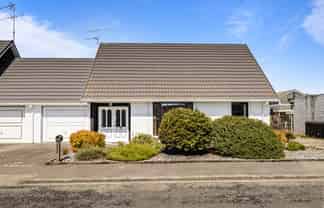 9 Churchill Avenue, Allenton