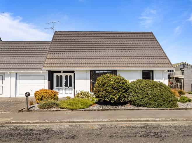 9 Churchill Avenue, Allenton