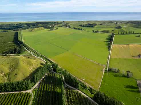 2225 State Highway 2, Whakaki