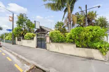 FREEHOLD CBD GOLDEN BAY