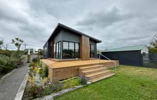 4 Rocking Horse Road, Southshore