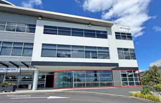 PRIME EXPOSURE GROUND FLOOR ON CORINTHIAN
