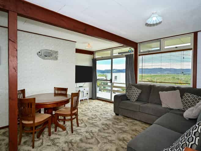 8D Koura Crescent, Mahia