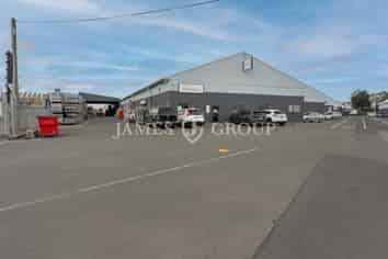 3,462m² Warehouse and Office with Yard
