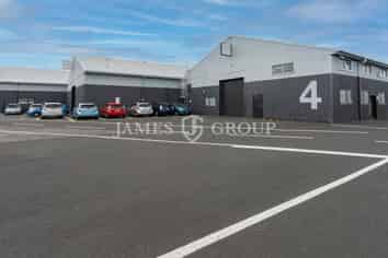 3,462m² Warehouse and Office with Yard