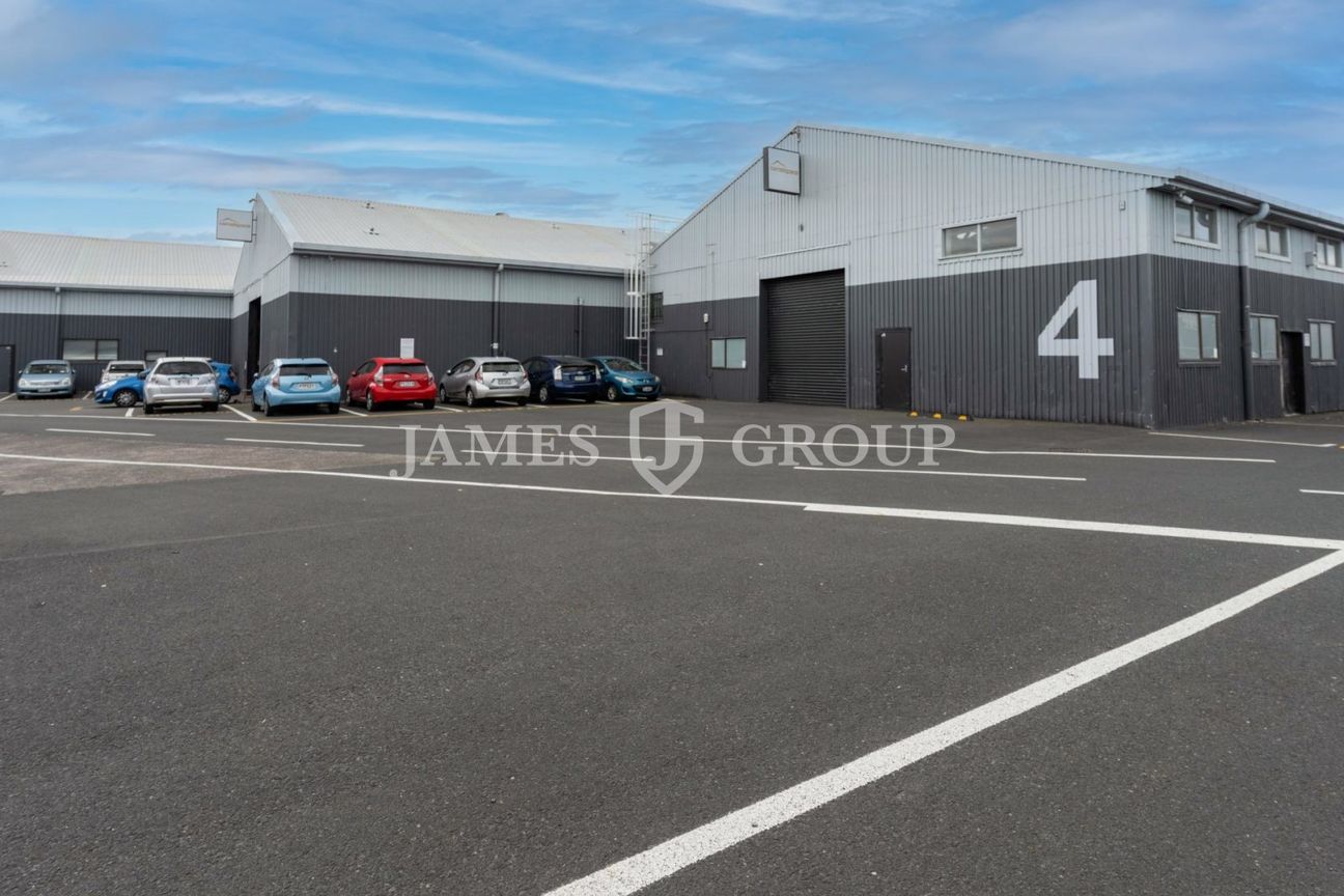 750m² Warehouse with Dual Roller Doors - Bild 2