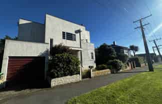 11 Albert Street, Saint Clair