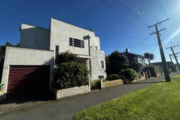 11 Albert Street, Saint Clair