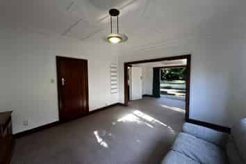 11 Albert Street, Saint Clair