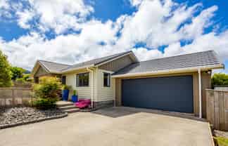 25 James Nairn Grove, Riverstone Terraces