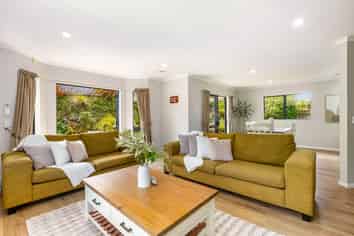 25 James Nairn Grove, Riverstone Terraces