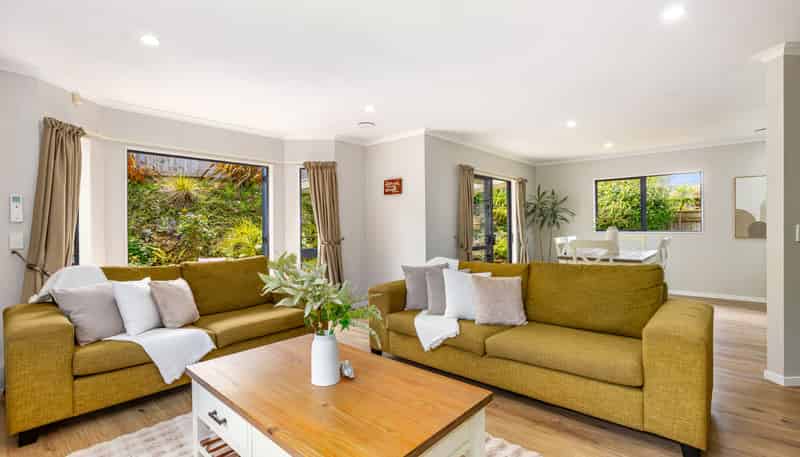 25 James Nairn Grove, Riverstone Terraces