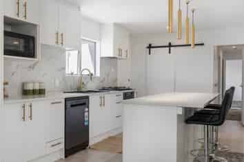 6 Constance Place, Clover Park