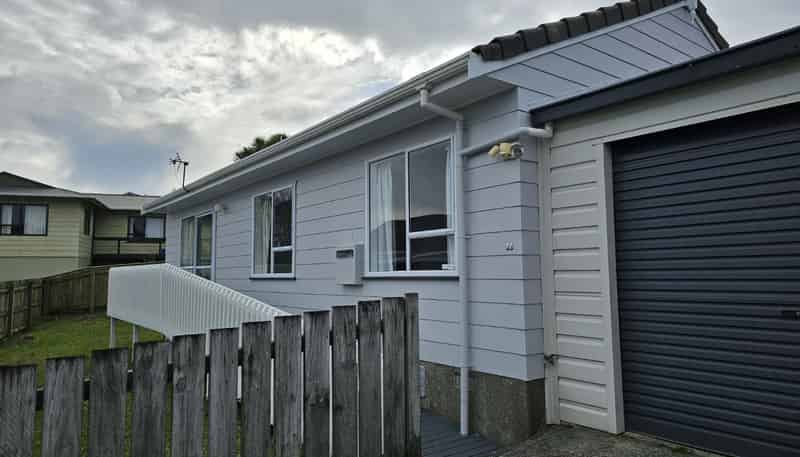 33  Guadeloupe Crescent, Grenada Village