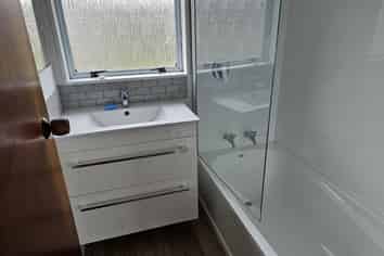 33  Guadeloupe Crescent, Grenada Village