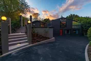 89 Avonhead Road, Avonhead