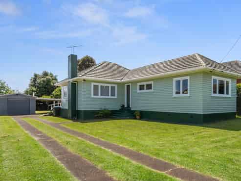 55 Hayr Road, Three Kings