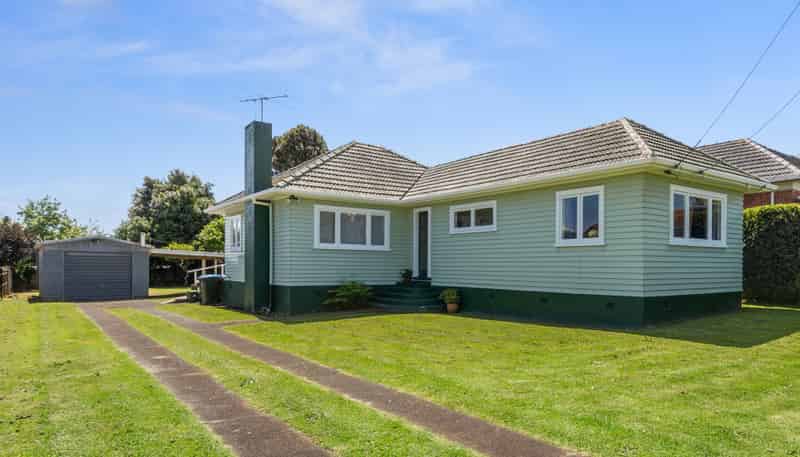 55 Hayr Road, Three Kings