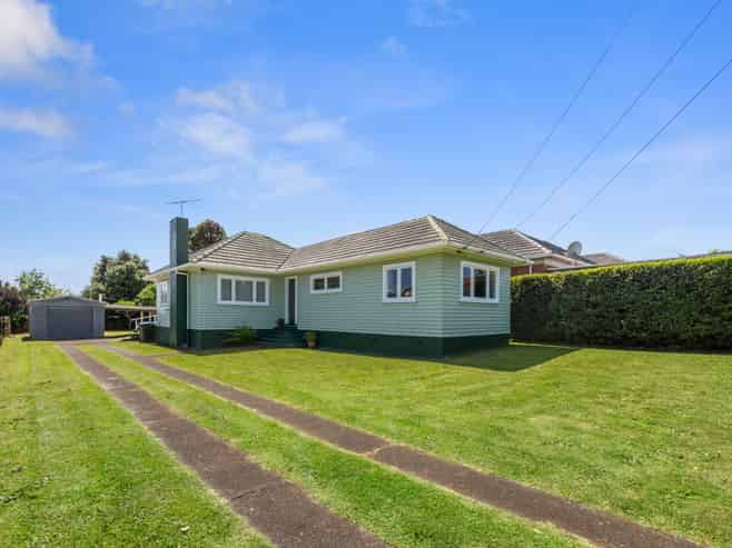 55 Hayr Road, Three Kings