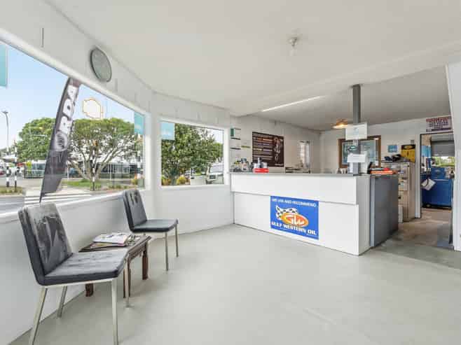 Beachside Commercial Opportunity 