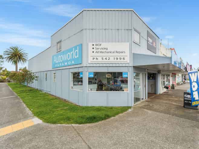 Beachside Commercial Opportunity 