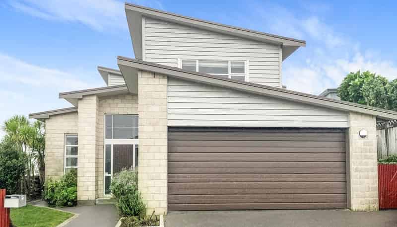 22  Nether Green Crescent, Johnsonville
