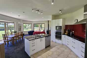 3 Fenian Lead Road, Paroa