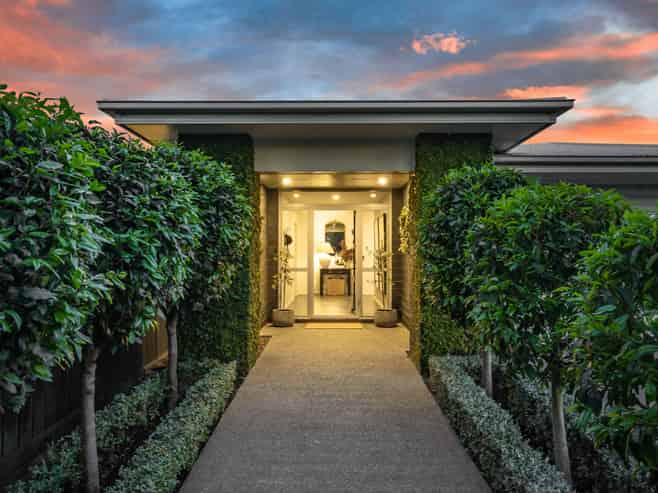 14 Riverwood Boulevard, Redwood