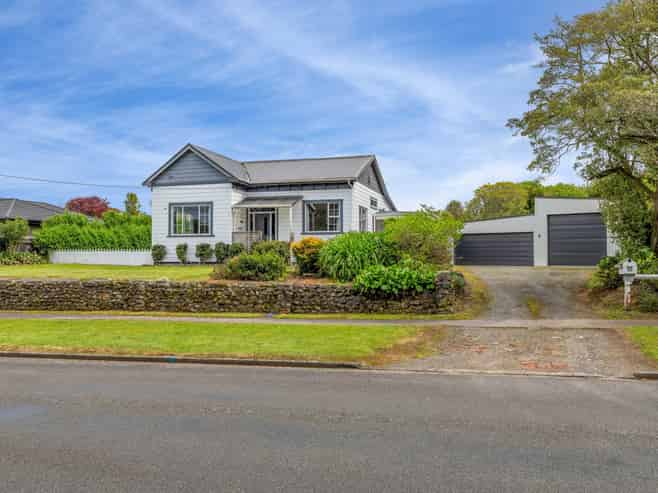 18 Pembroke Road, Stratford